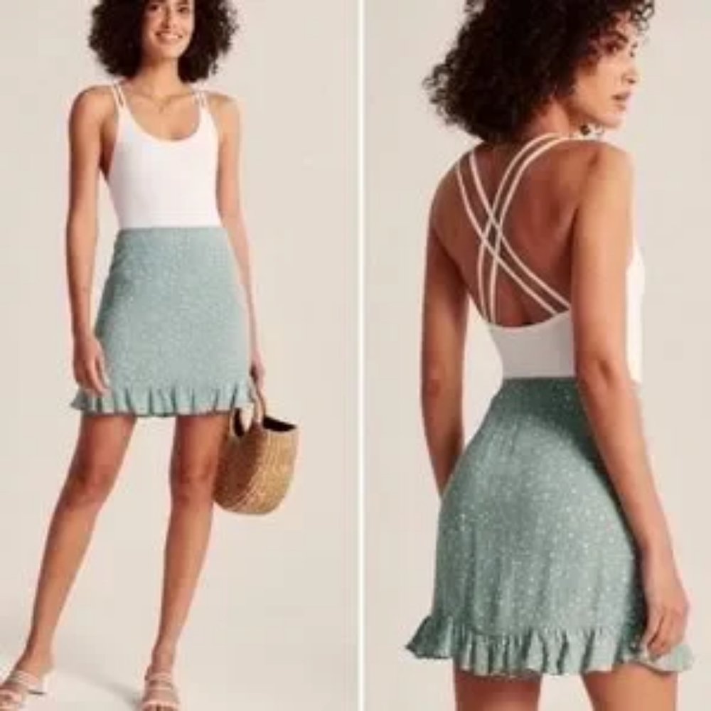 Abercrombie & Fitch Sage Green Speckled Dot Mini Skirt w/Ruffle Hem